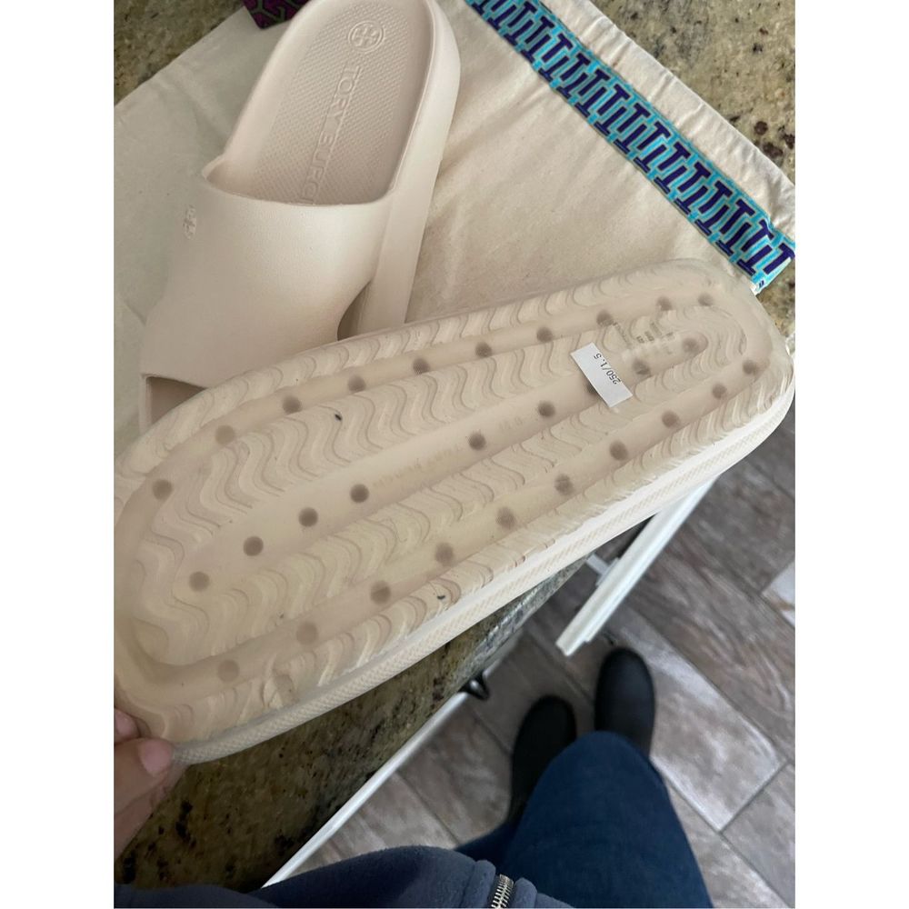 New Tory Burch shower slides - Picture 3 of 4